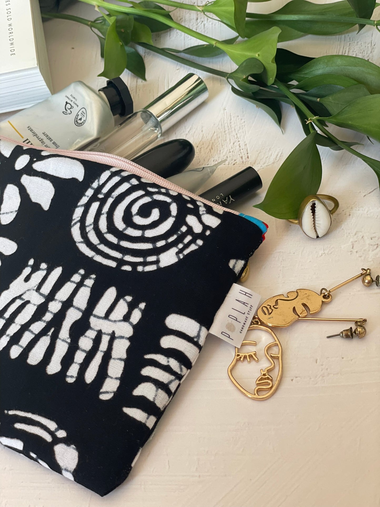 The everyday pouch